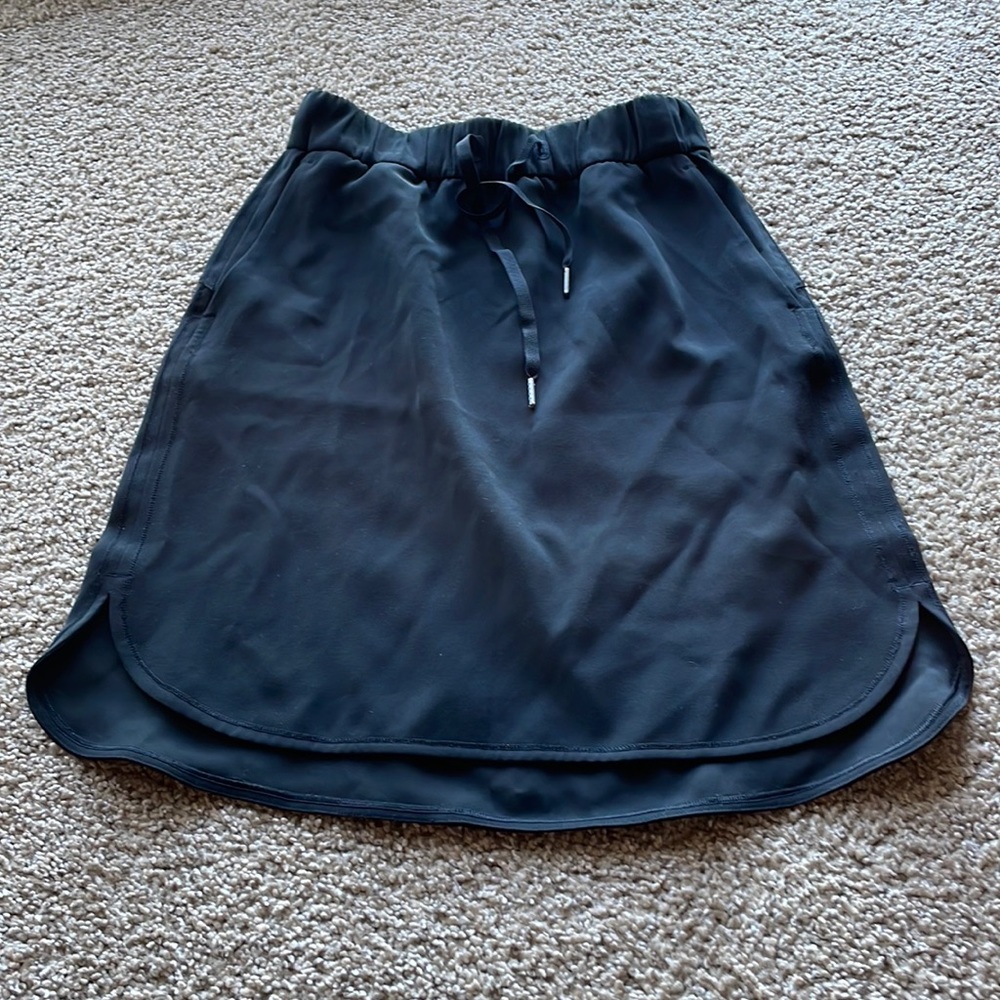 Lululemon On the Fly skirt